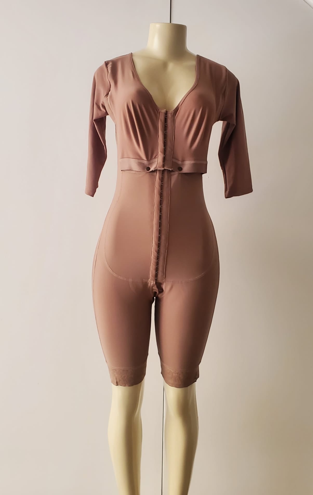 LG#406 FULL BODY GIRDLE WITH SLEEVES AND BRA WITH HOOKS